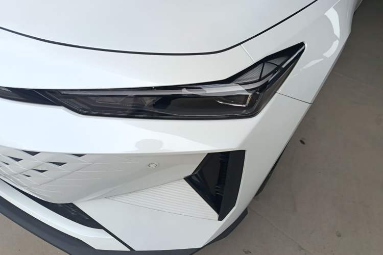 Used CHANGAN UNI-V iDD 2024 Blue Whale Smart Electric iDD 136km ZhiKu Model