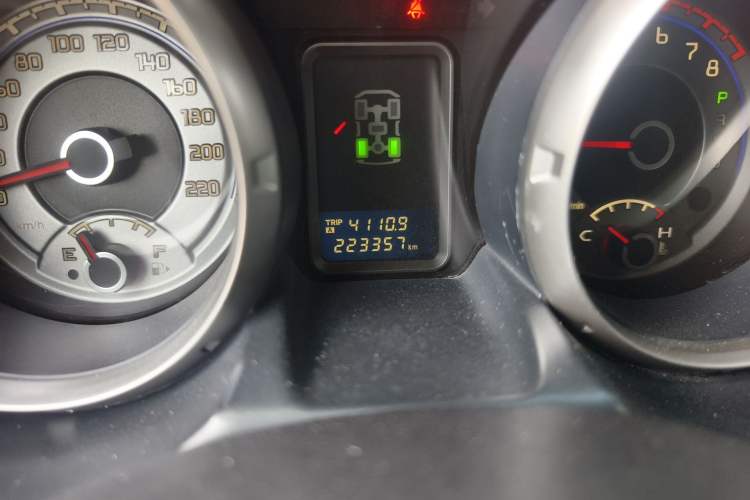 Used Mitsubishi Pajero 2011 3.0L Elite Edition Odometer Close Up