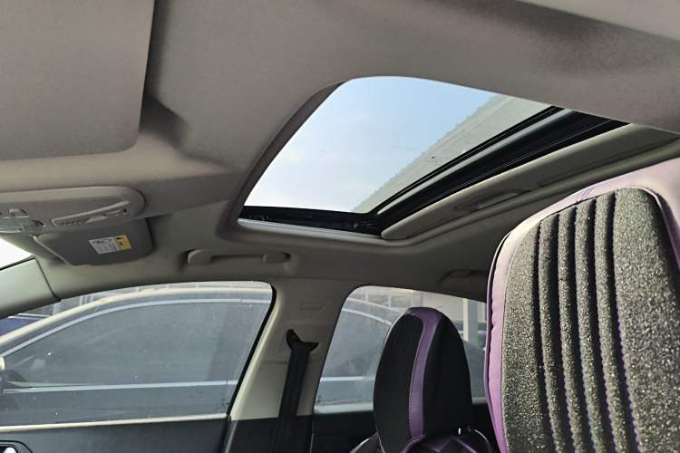 Used Peugeot 308 2019 1.6L Automatic Luxury Version China V Standard Headliner