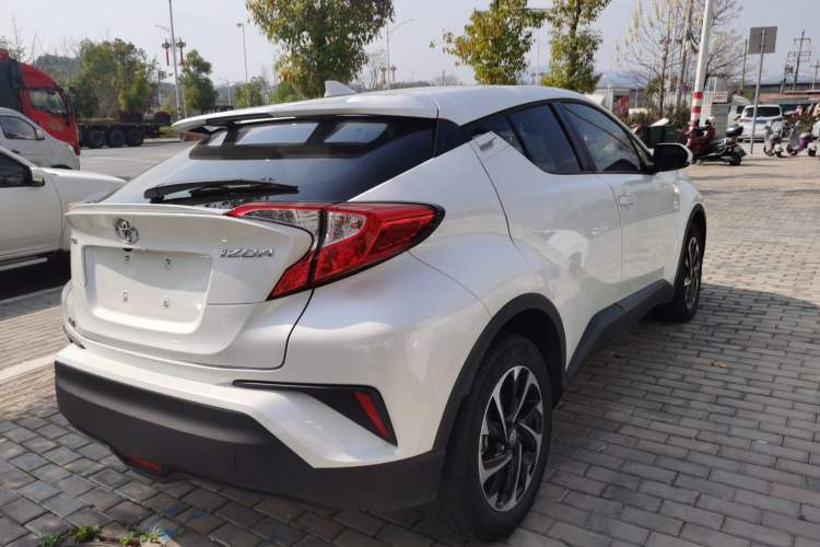 Used Toyota IZOA 2020 2.0L Enjoy Edition
