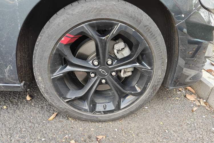 Used Chevrolet Malibu XL 2019 Redline 550T Automatic Sport Edition Right Front Wheel Hub