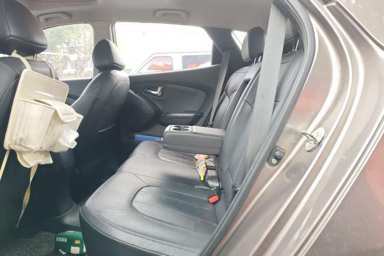 Used Hyundai ix35 2013 2.0L Automatic Two-Wheel Drive Smart GLS China IV Standard