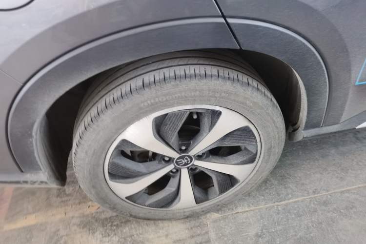 Used BYD Song PLUS New Energy 2021 DM-i 110KM Flagship PLUS Right Rear Wheel Hub