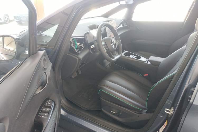 Used BYD Dolphin 2025 Intelligent Driving Version 410 km Fashion Edition
