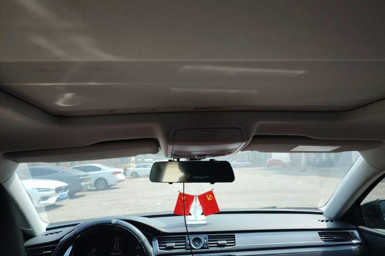 Used Volkswagen Passat 2017 330TSI DSG Luxury Edition Headliner