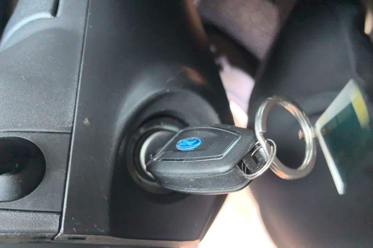 Used Ford Kuga 2013 1.6L GTDi Two-Wheel-Drive Trend Model Vehicle Key