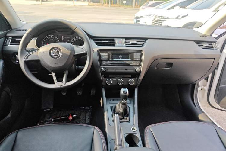 Used Skoda Octavia 2017 Classic Model 1.6L Manual Standard Edition
