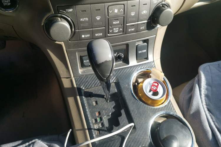 Used Toyota Highlander 2011 2.7L Two-Wheel Drive 7-Seater Luxury Edition
