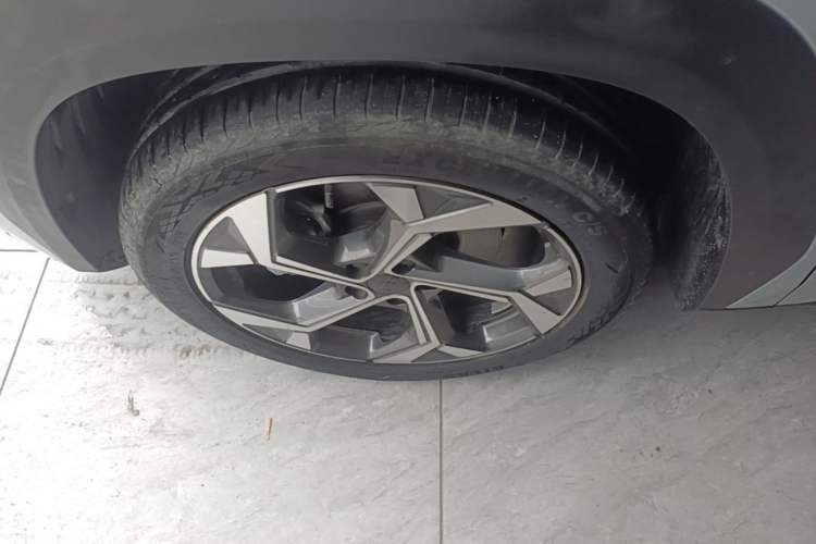 Used Geely Auto FX11 2023 2.0TD DCT Prestige Edition
