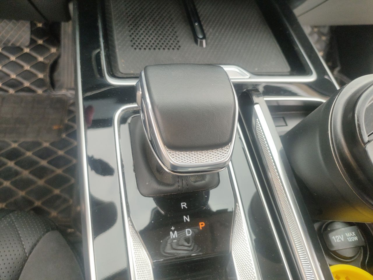 Hongqi HS5 2023 2.0T Four-Wheel Drive Flagship Pro Edition - Chinese Trim Xiang — снимка 16