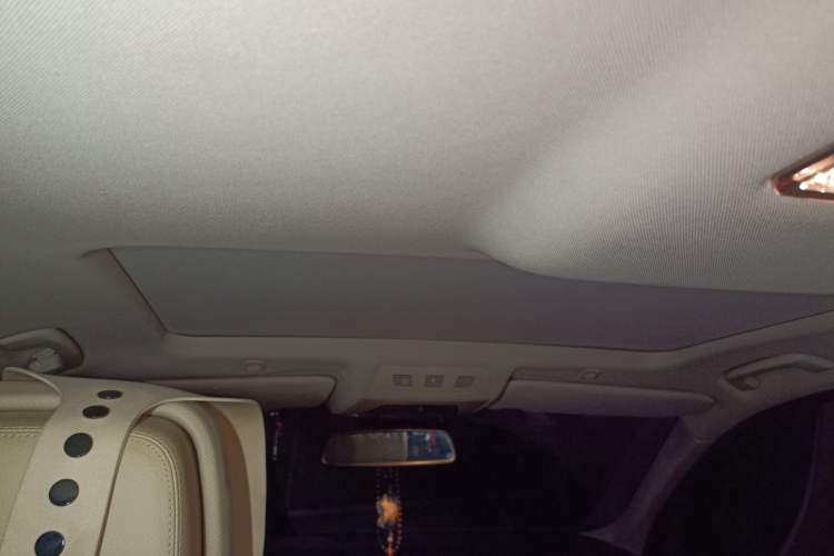 Used BMW 5 Series 2012 535Li Leading Model
