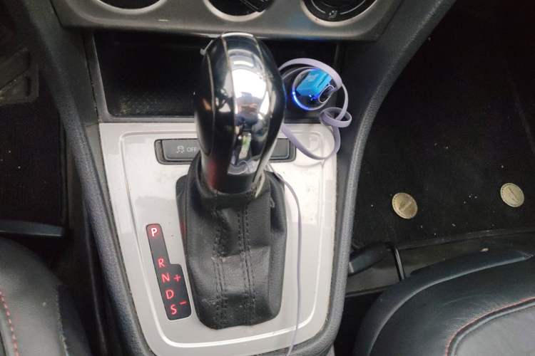 Used Volkswagen Lavida 2013 Revised Classic 1.6L Automatic Fashion Edition
