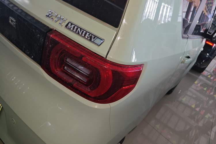 Used Wuling Hongguang MINIEV 2021 Macaron Premium Model – Lithium Iron Phosphate