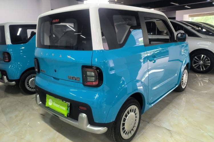 Used Livan Blue Balloon 2025 Model Dynamic Version Rear Right 45 Deg