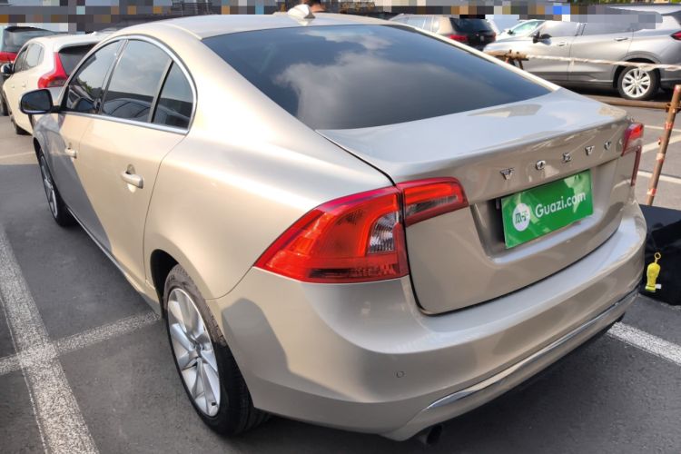 Used Volvo S60 2018 S60L T4 Zhiyuan Edition
