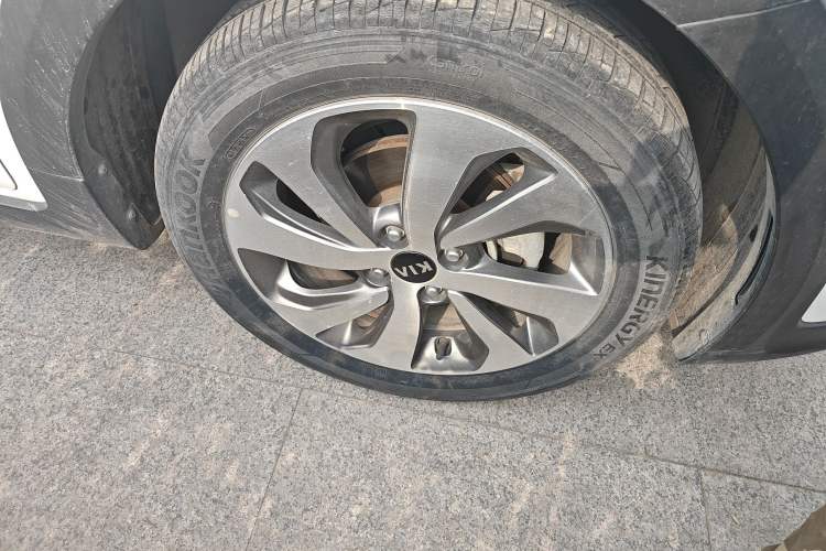 Used Kia KX Cross 2018 1.6L Automatic Dynamic Sunroof Version Right Front Wheel Hub