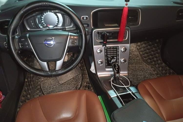 Used Volvo S60 2018 S60L T4 Zhiyuan Edition
