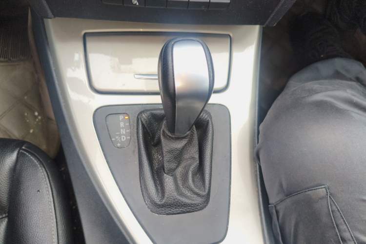 Used BMW 3 Series 2012 320i Luxury Edition Gear Lever