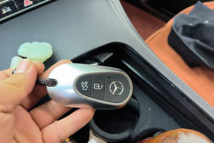 Used Mercedes-Benz GLC 2025 GLC 300 L 4MATIC Dynamic Model 5 Seats
