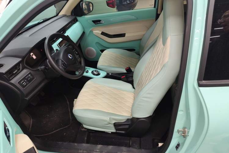 Used Brilliance Xinri i03 2022 Youth Edition 31.45 kWh Left Front Seat