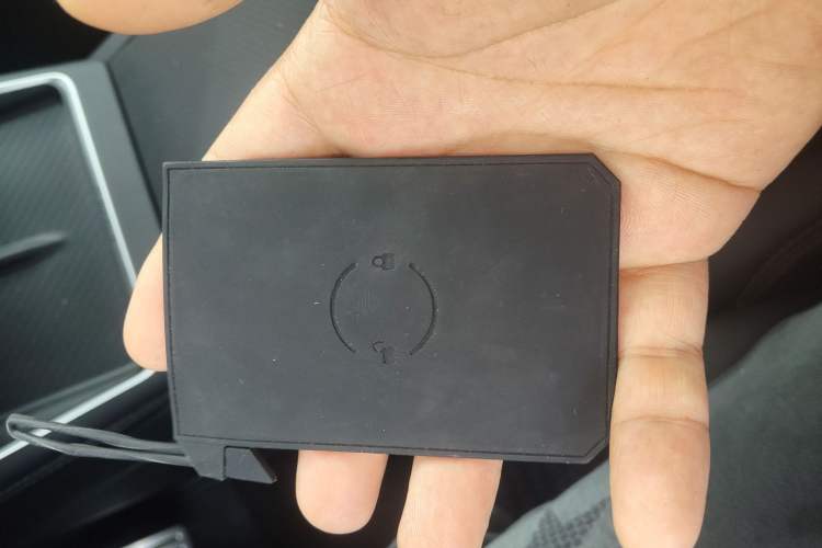 Used Tesla Model Y 2025 Long-Range All-Wheel Drive First Edition Interior 1