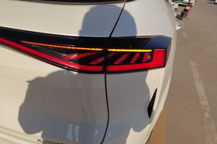 Used CHANGAN UNI-Z 2025 1.5T Premium Edition Exterior 6