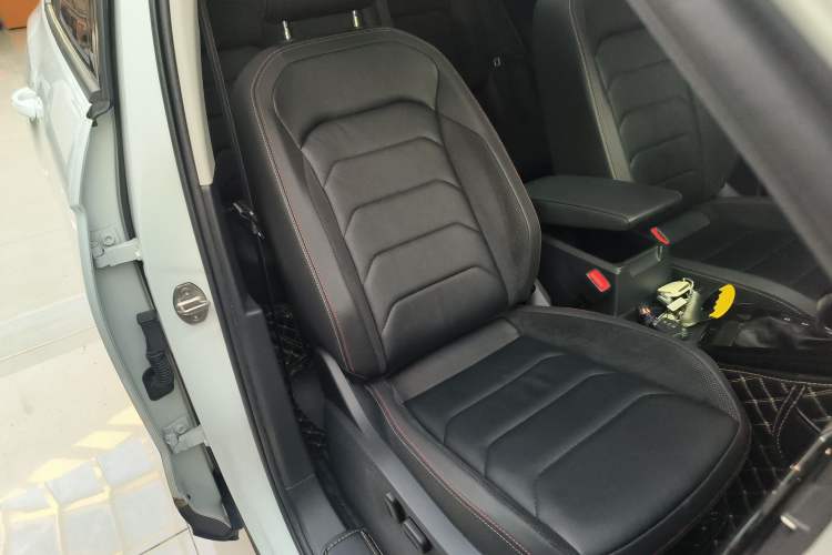 Used Volkswagen Tayron 2019 330TSI Two-Wheel Drive Luxury Model China VI Standard