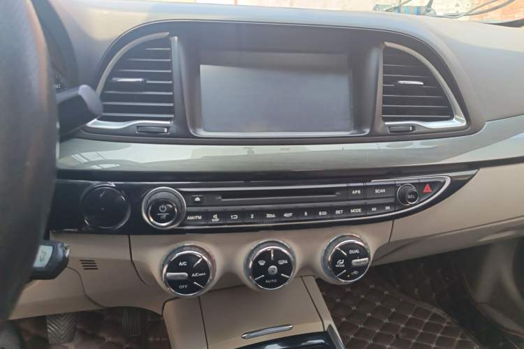 Used GAC Trumpchi GA6 2015 1.6T Manual Elite Model Audio And AC Panel