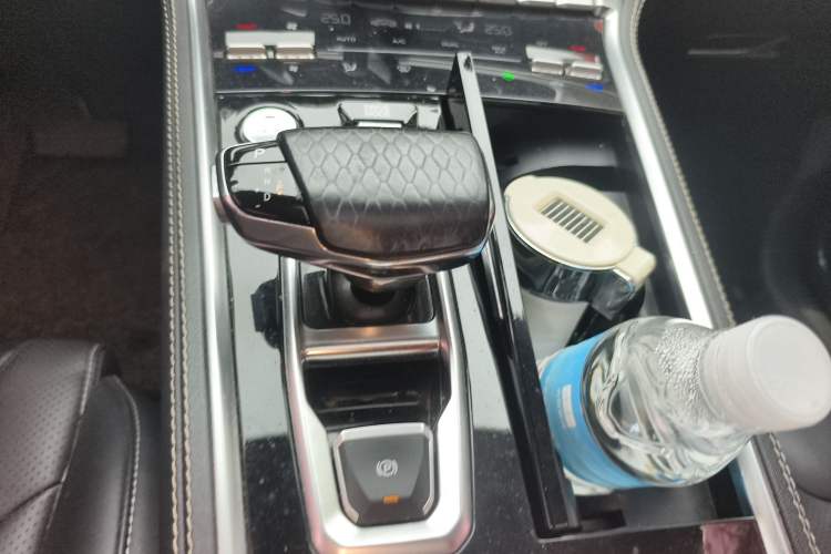 Used CHANGAN CS85 COUPE 2019 2.0T Automatic Luxury Edition China VI Standard Gear Lever