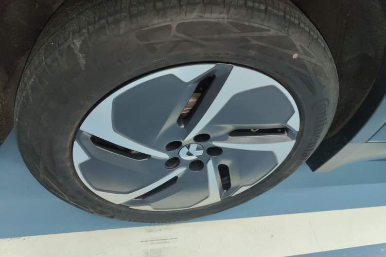 Used Nio ES8 2024 75 kWh Right Rear Wheel Hub