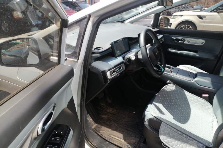 Used AION Y 2023 Younger Star Edition Driver Seat