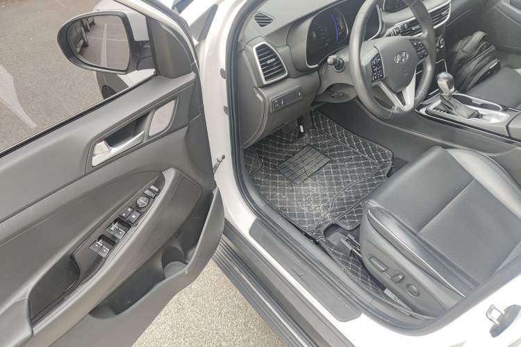 Used Hyundai Tucson 2019 280TGDi Dual-Clutch Two-Wheel Drive Smart Connect Version China VI
