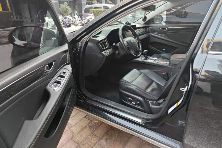 Used Hongqi H7 2018 2.0T Elite Edition
