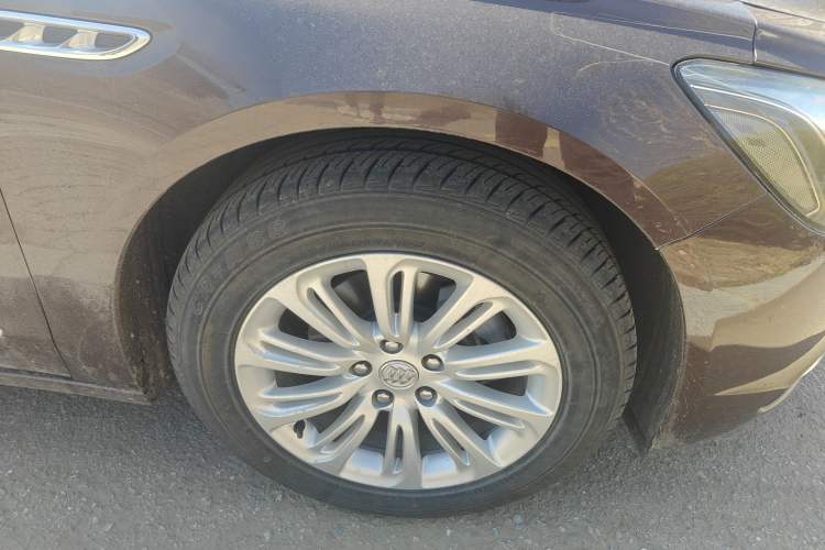 Used Buick LaCrosse 2016 Revised 20T Leading Edition Right Front Wheel Hub