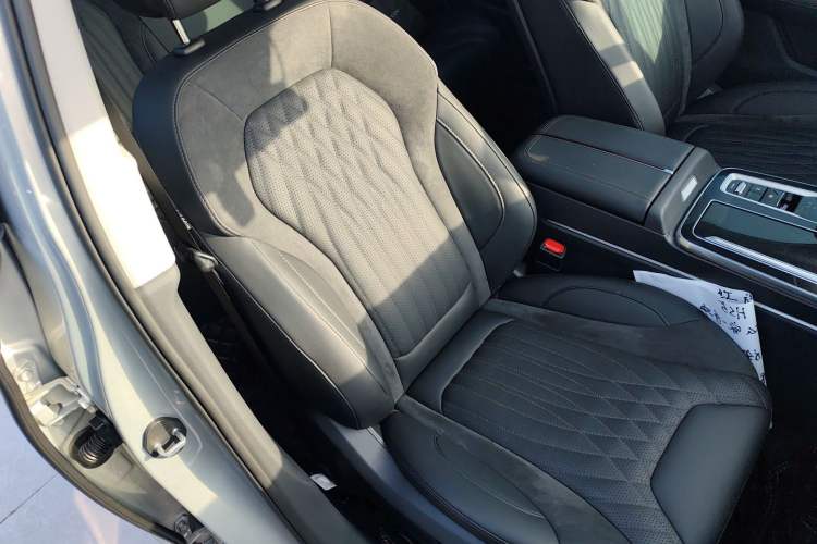 Used Hongqi HS5 2023 2.0T Four-Wheel Drive Flagship Pro Edition
