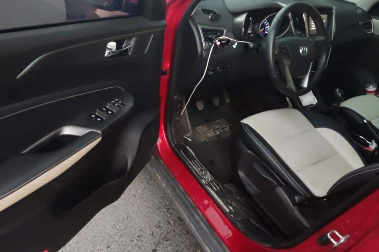 Used CHANGAN CS35 2017 1.6L Manual Luxury Model
