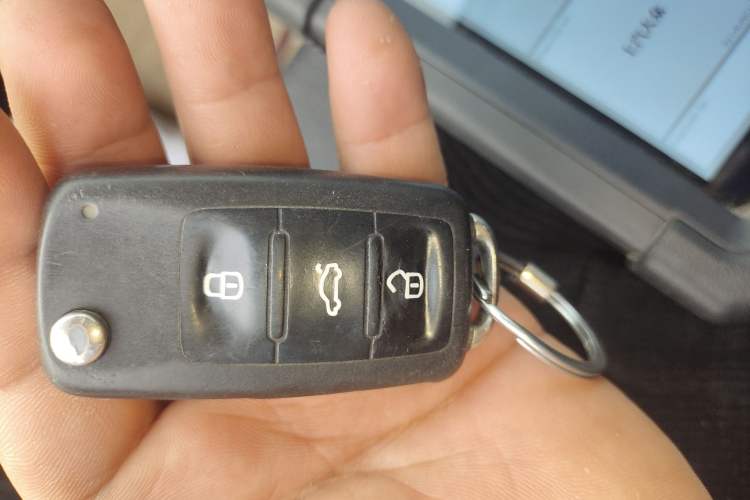 Used Volkswagen Polo 2014 1.4L Manual Comfort Edition Vehicle Key