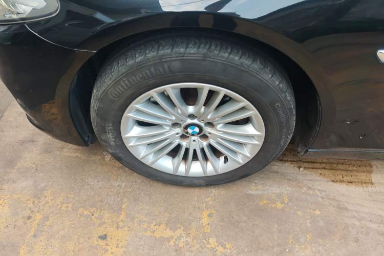 Used BMW 5 Series 2014 525Li Leading Model
