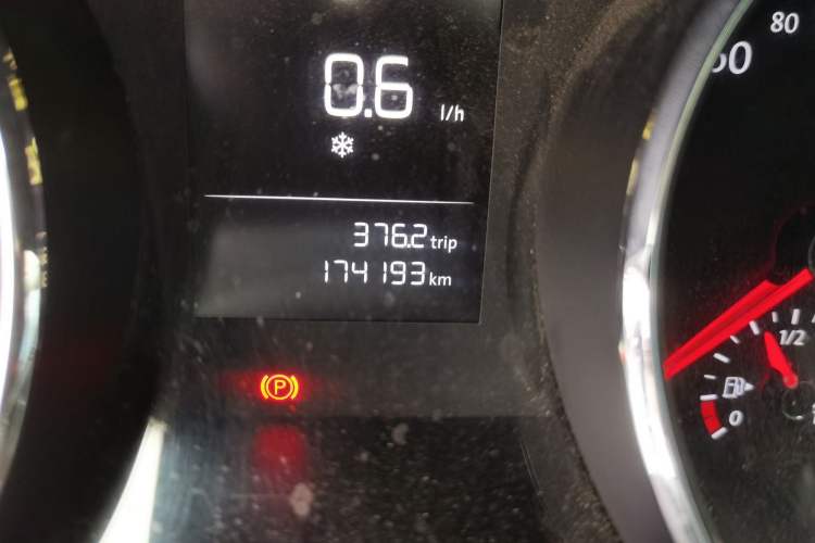 Used Volkswagen Lamando 2015 230TSI Manual Trend Edition