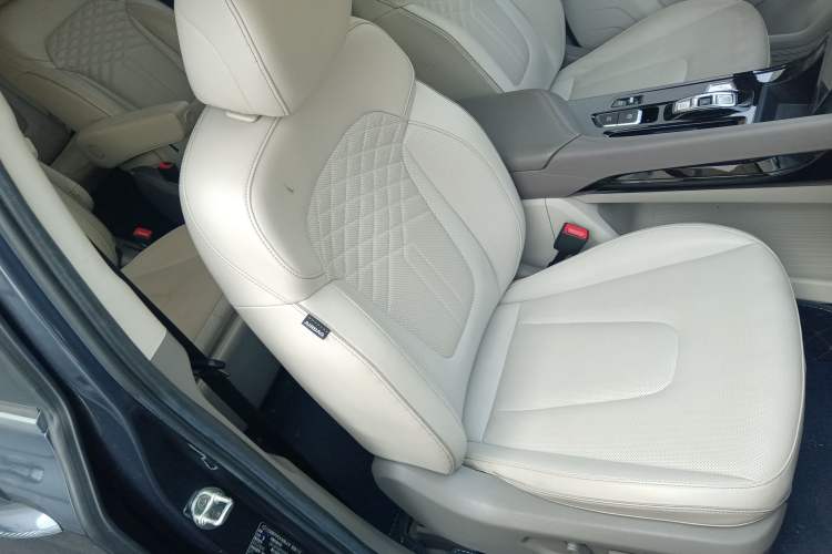 Used Hyundai Custo 2021 270TGDi Prestige LUX Right Front Seat