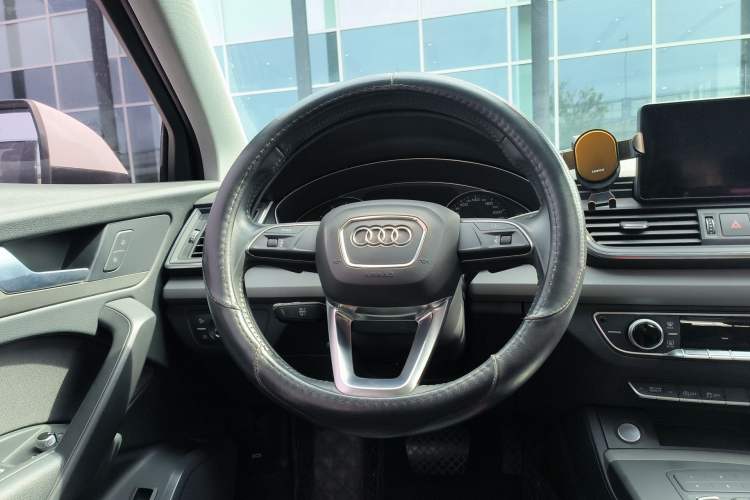 Used Audi Q5L 2018 40 TFSI Prestige Edition China VI Emission Standard Steering Wheel