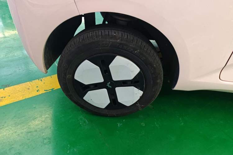 Used Wuling Hongguang MINIEV 2024 3rd Generation 170 km Right Rear Wheel Hub