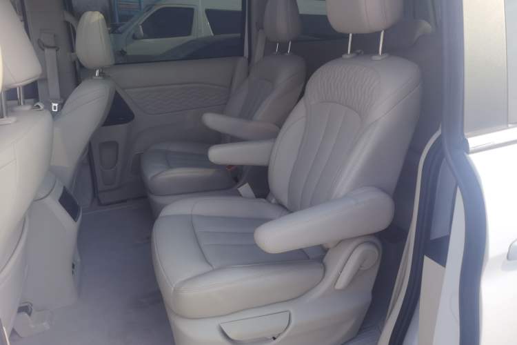 Used CHANGAN OSHAN Cosmos 2019 1.5T Automatic Flagship Version China VI Standard