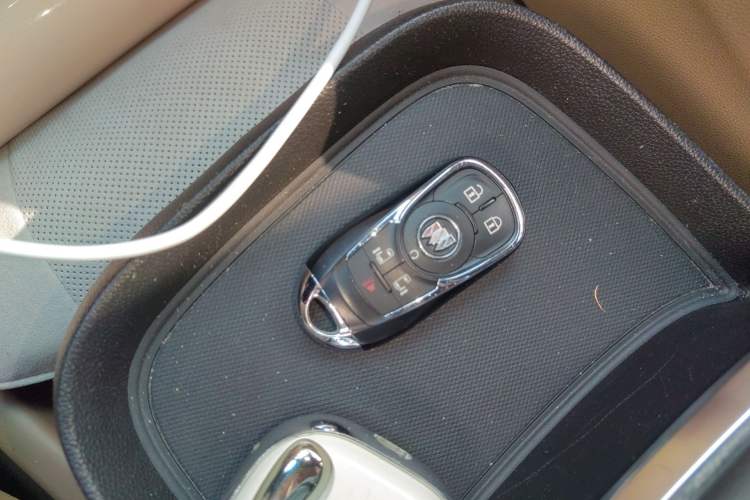 Used Buick GL8 2021 ES Land Cruiser 653T Luxury Edition
