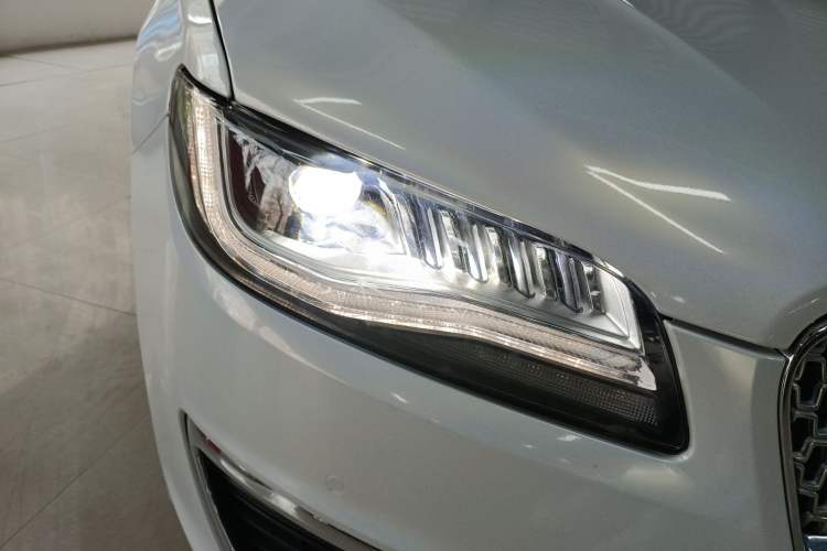 Used Lincoln MKZ 2019 2.0T Luxury Edition China VI Standard Right Front Headlight