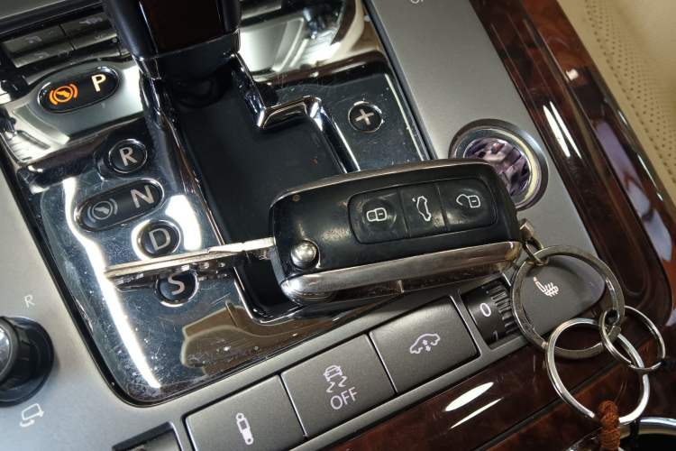 Used Volkswagen Phaeton 2012 3.0L Executive Version
