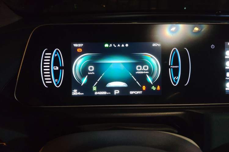 Used ORA Good Cat 2023 401 km Standard Range Premium Version Lithium Iron Phosphate Instrument Cluster