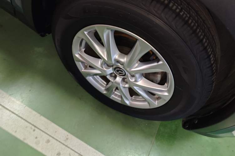 Used Mazda CX-4 2018 2.0L Automatic Two-Wheel Drive Blue Sky Luxury Edition Right Front Wheel Hub