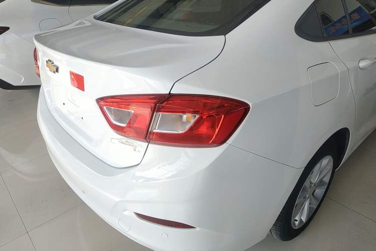 Used Chevrolet Cruze 2017 1.5L Automatic Pioneer Sunroof Edition