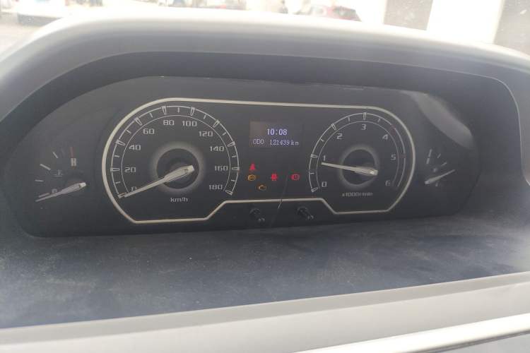 Used SAIC MAXUS Xintu V80 2018 2.5T 6-Speed Manual Aotuntong Facelifted Long Wheelbase Mid-Height 7-Seater Instrument Cluster